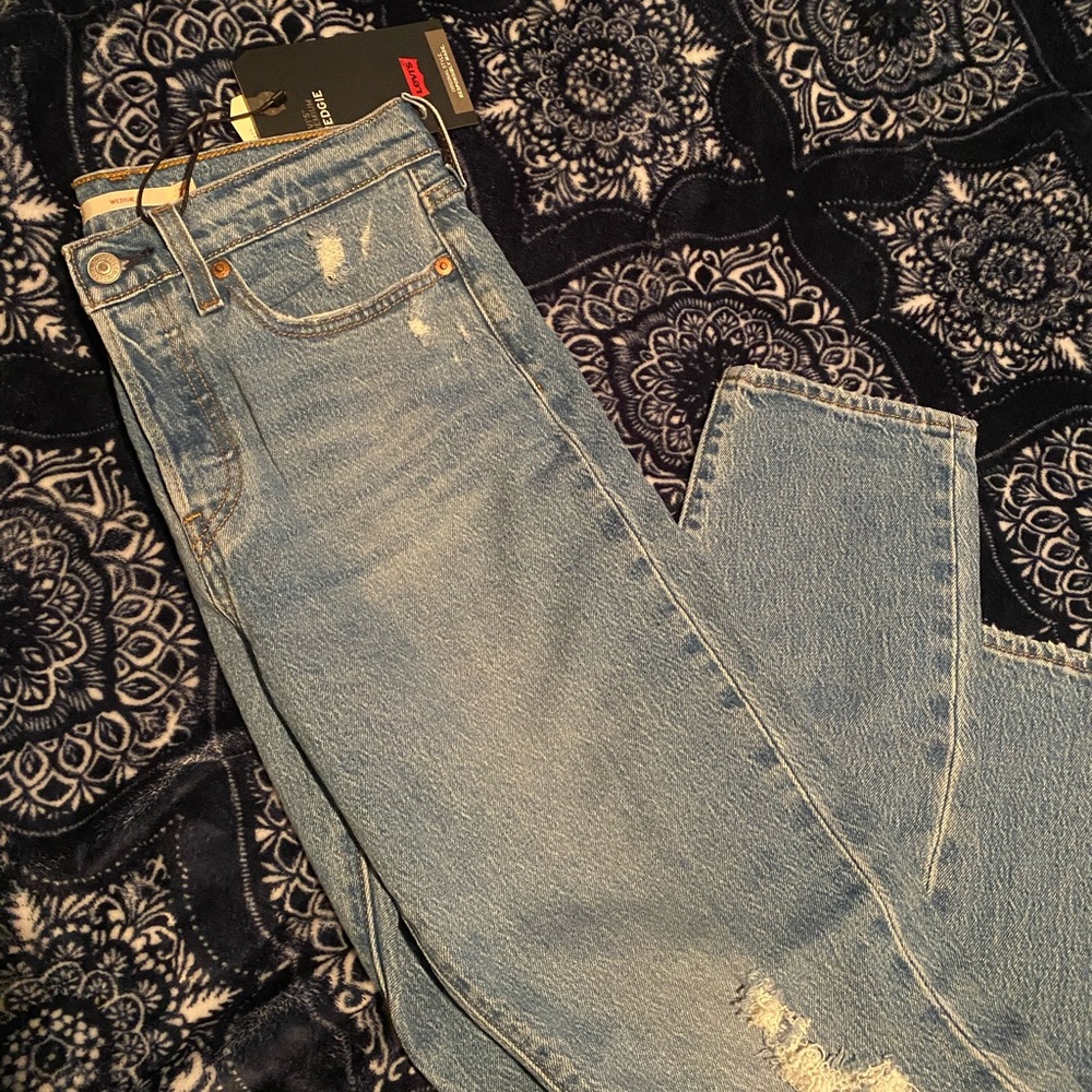 Womens Levi’s jeans